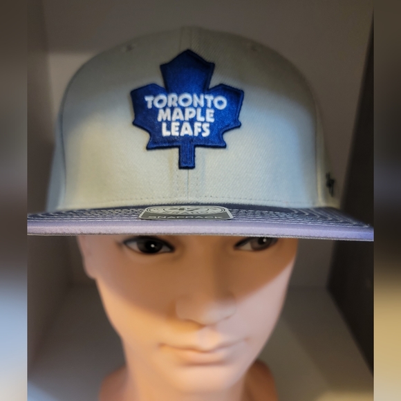 47 Other - BNWT - Toronto Maple Leafs Snapback Hat